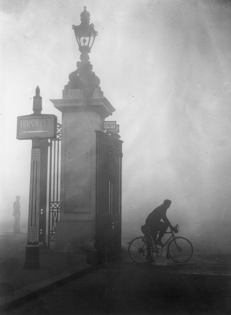 Illustration for article titled Brooding Photos Of the Deadly “London Fog”